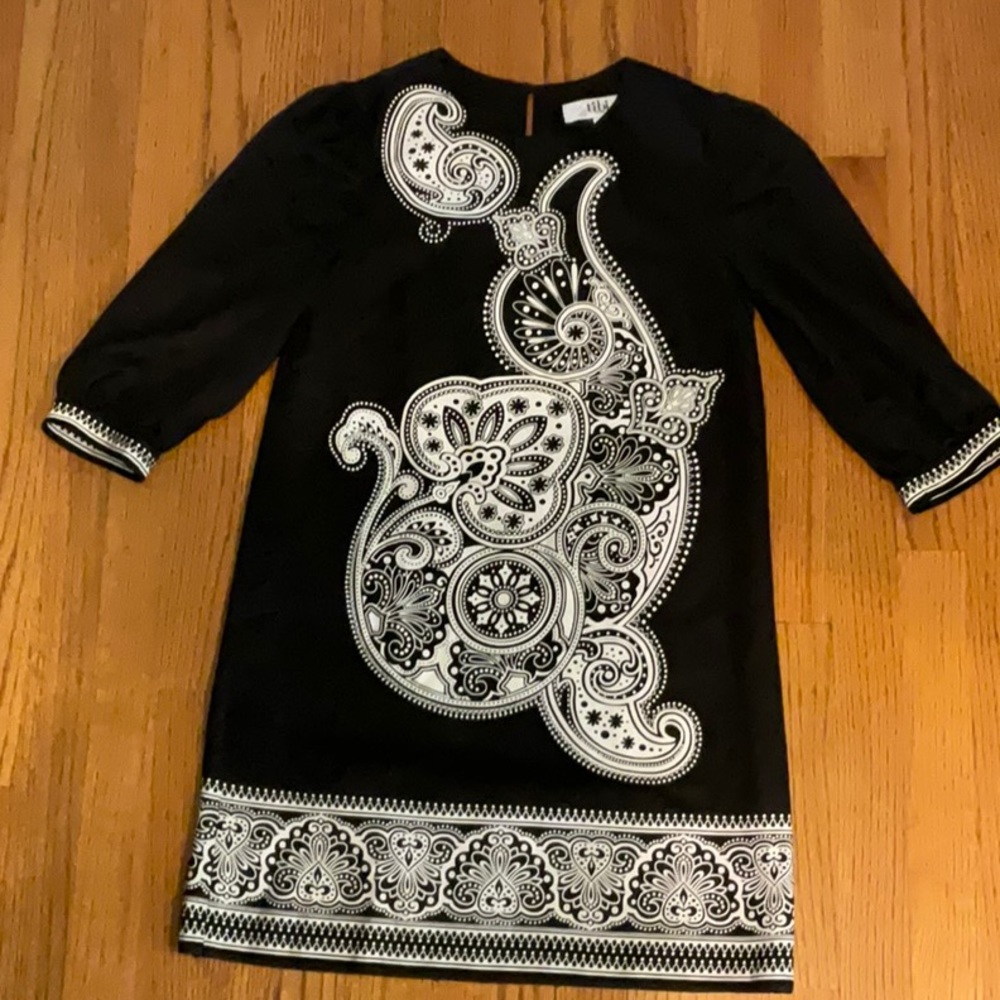 Tibi size 0 black & white lined dress, paisley design, 33” long, 3/4 sleeves